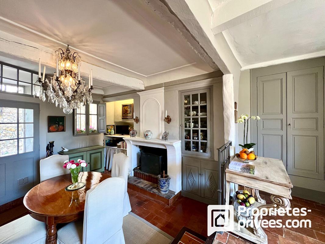 CALLIAN Authentique maison de village 4 pièces 16