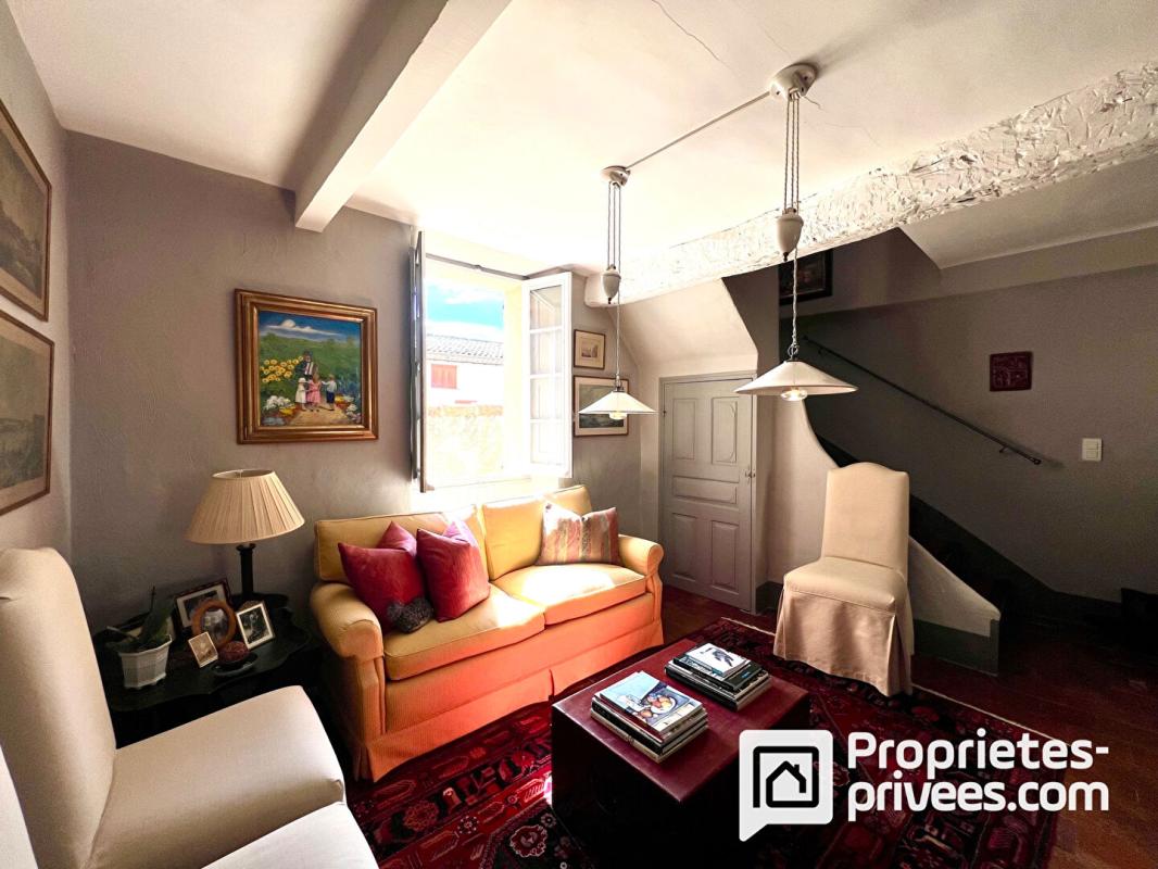 CALLIAN Authentique maison de village 4 pièces 17