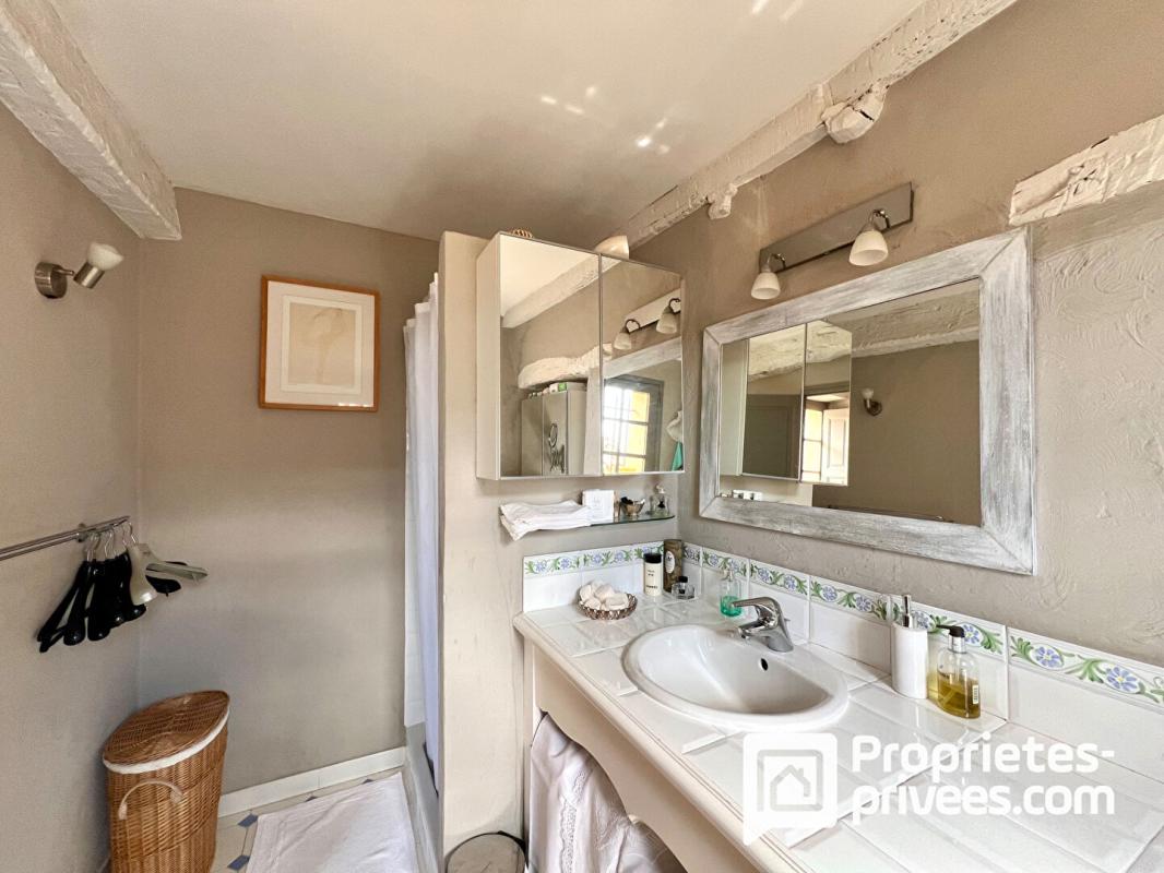 CALLIAN Authentique maison de village 4 pièces 12