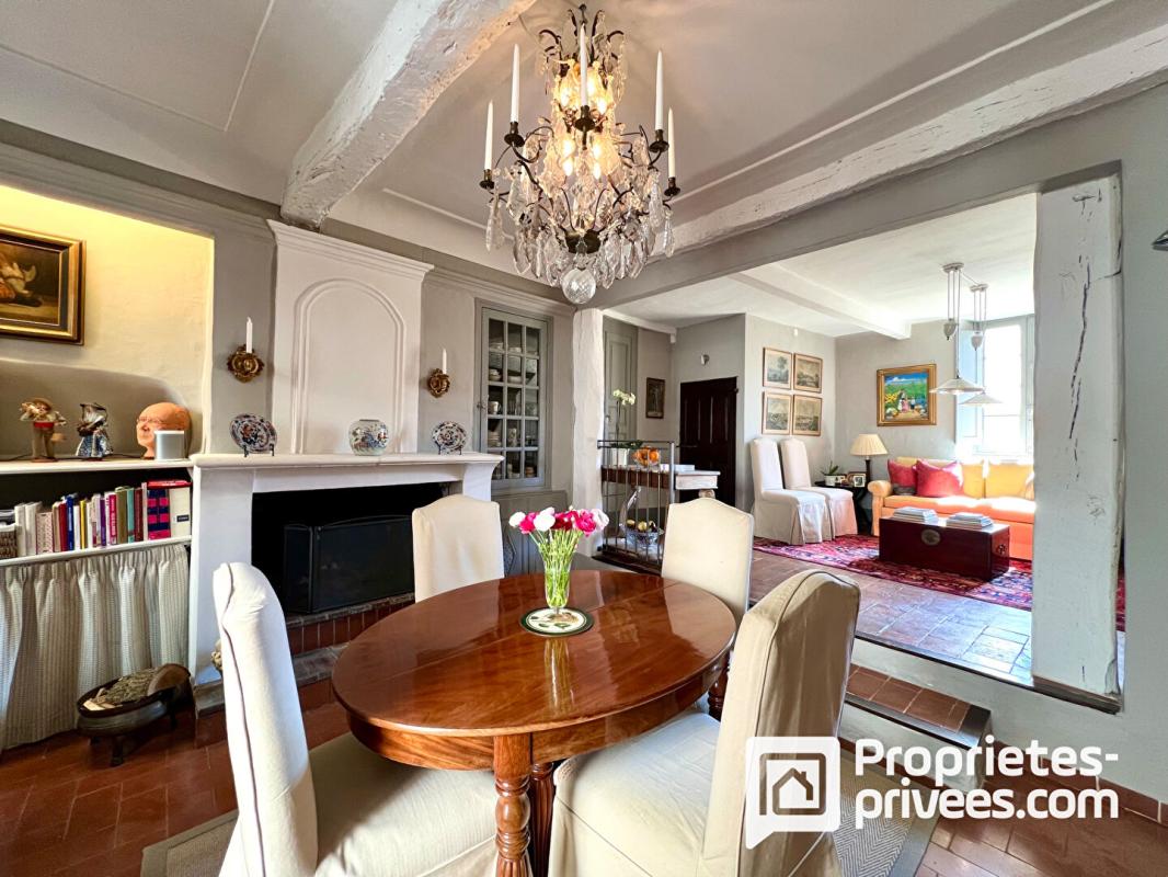 CALLIAN Authentique maison de village 4 pièces 15