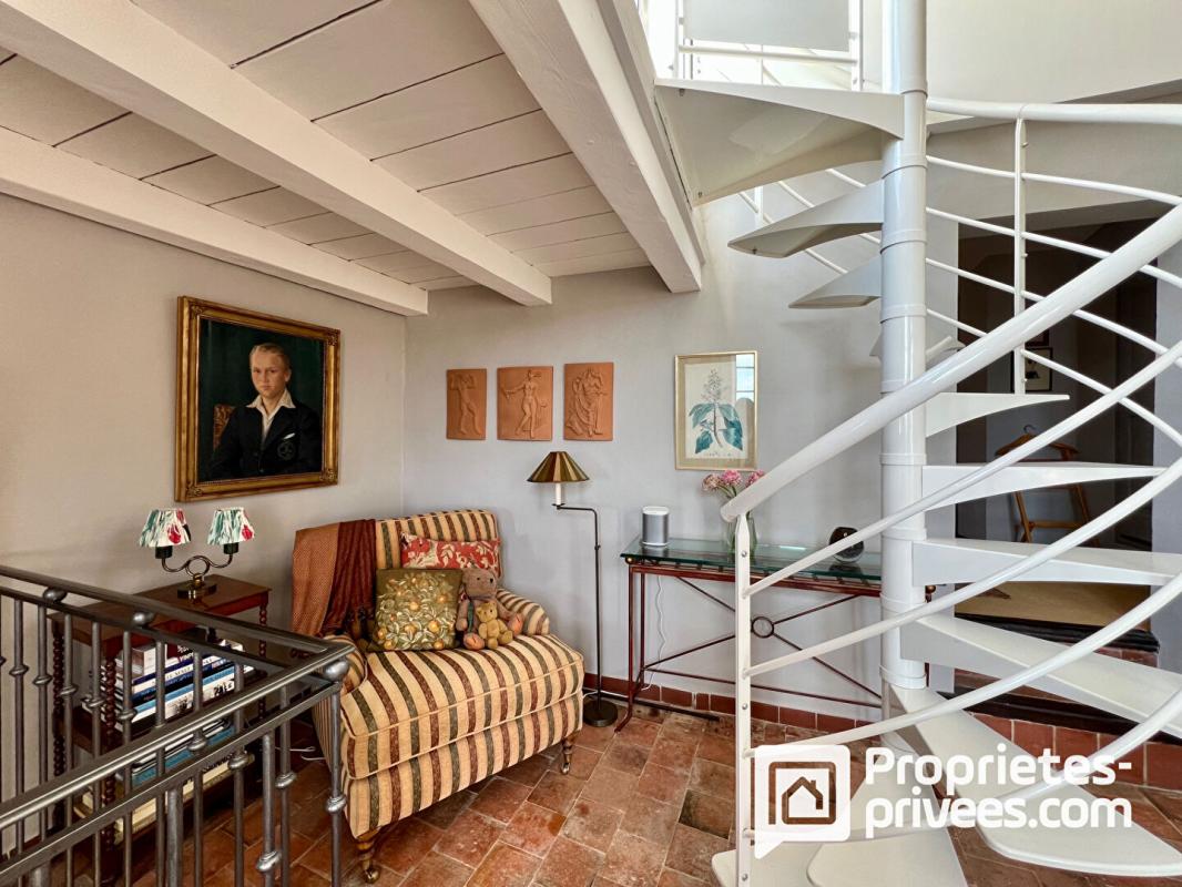 CALLIAN Authentique maison de village 4 pièces 5