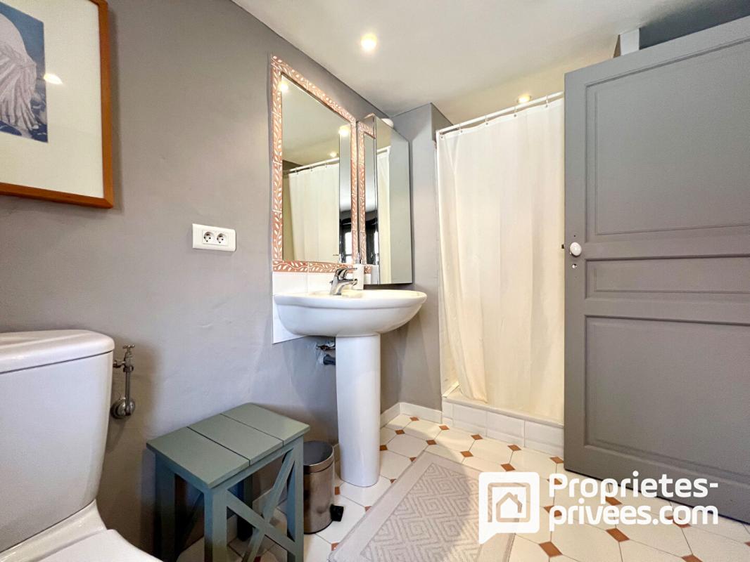 CALLIAN Authentique maison de village 4 pièces 7