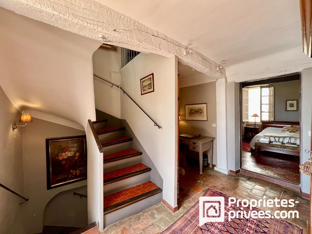 CALLIAN Authentique maison de village 4 pièces 8