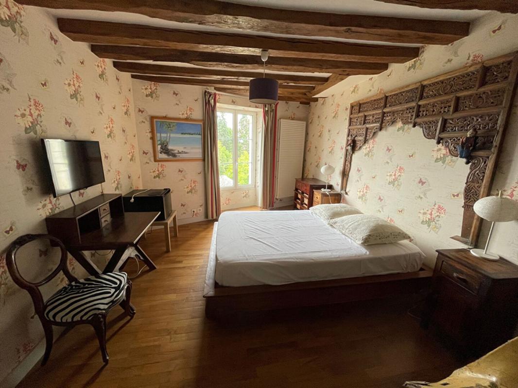 TROO Ancien Hôtel/ secteur touristique/ 9 pièce(s) 203 m2 12