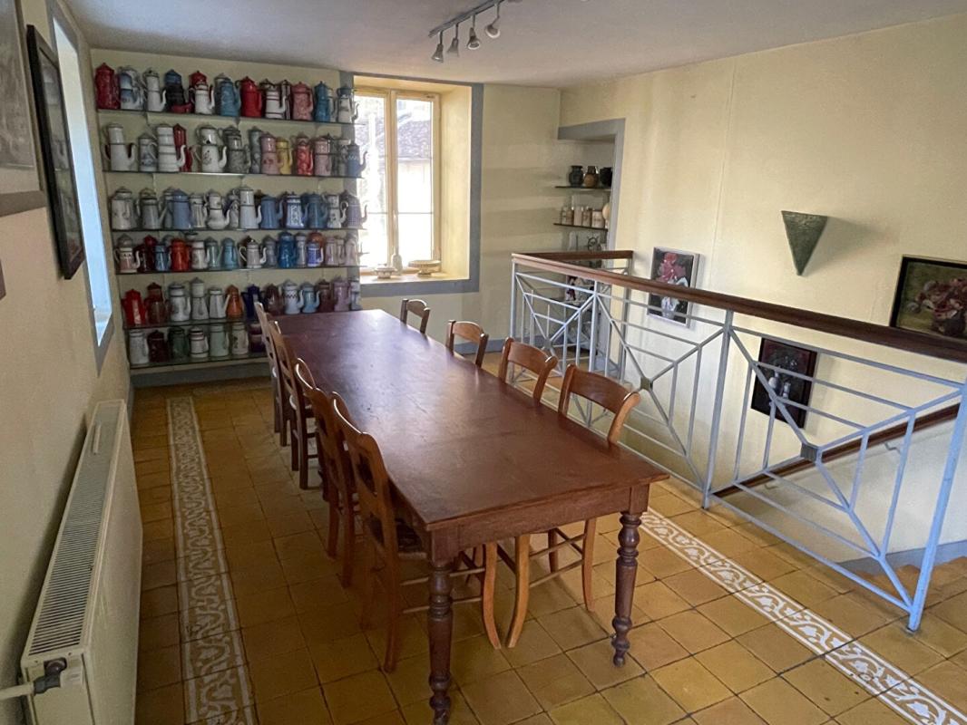 TROO Ancien Hôtel/ secteur touristique/ 9 pièce(s) 203 m2 5