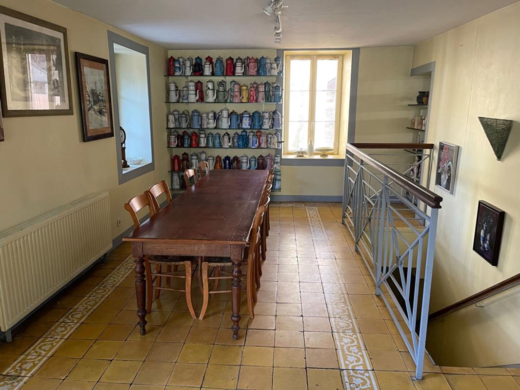 TROO Ancien Hôtel/ secteur touristique/ 9 pièce(s) 203 m2 6