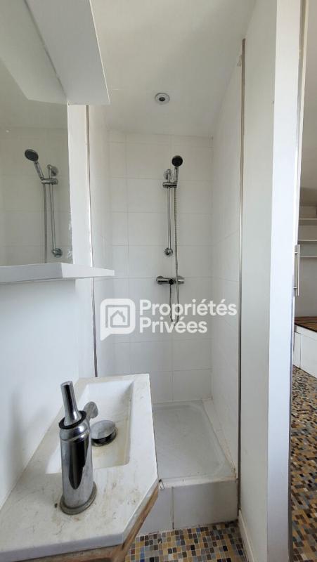 TOULOUSE Studio dernier étage 8