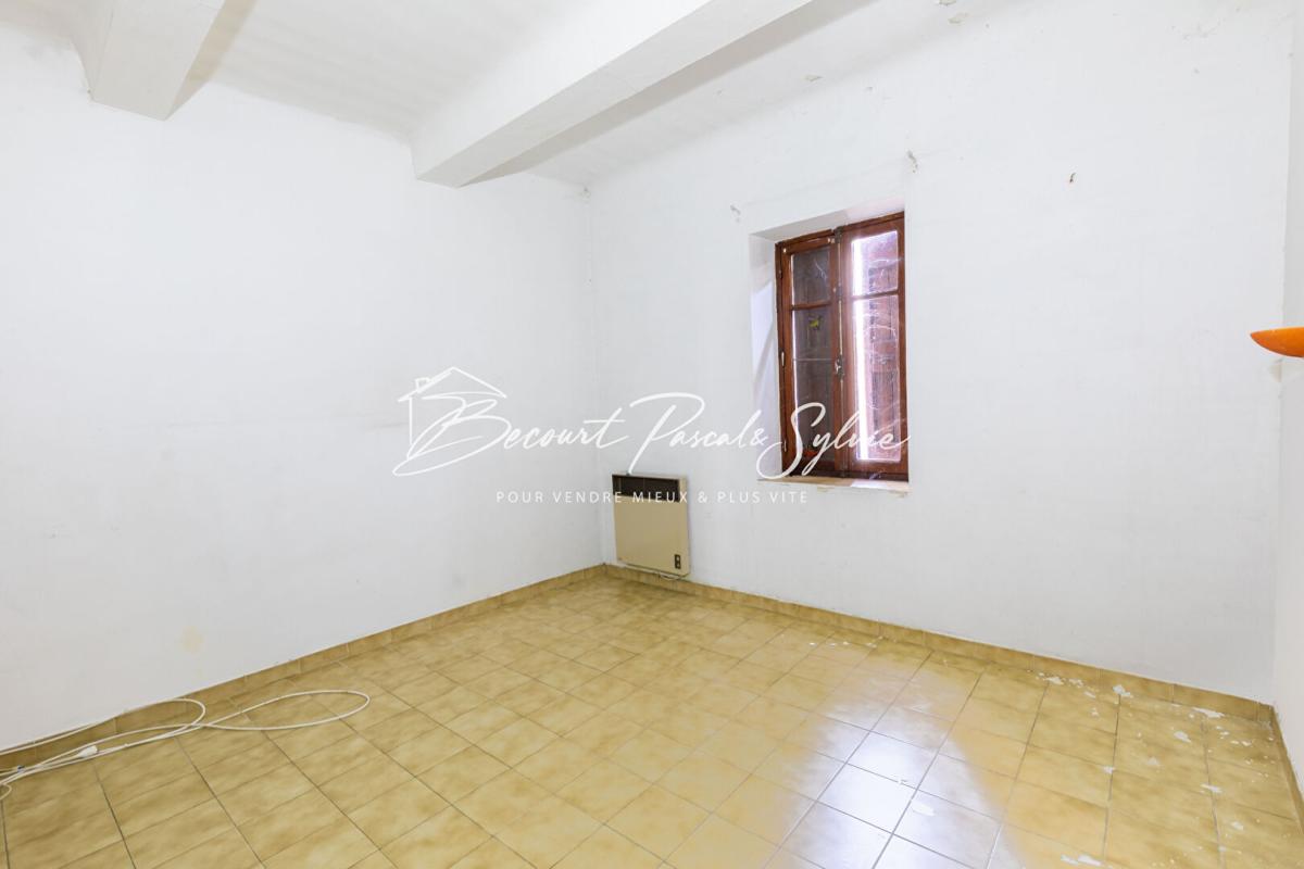 APT Immeuble de rapport  de 313 m2 avec commerce à Apt (84) 11