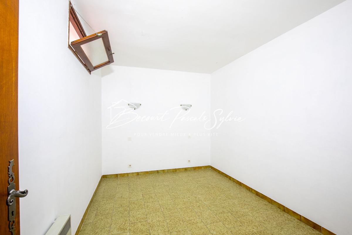 APT Immeuble de rapport  de 313 m2 avec commerce à Apt (84) 16