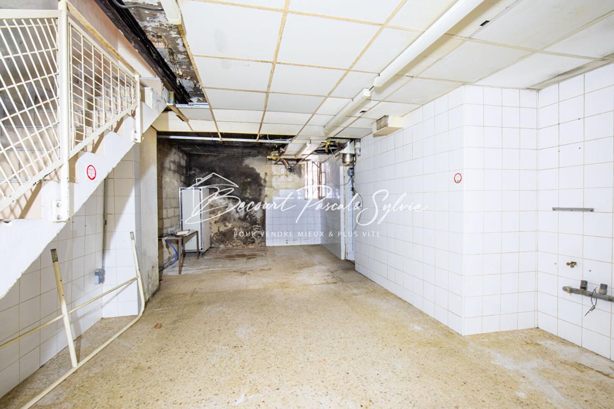 APT Immeuble de rapport  de 313 m2 avec commerce à Apt (84) 3
