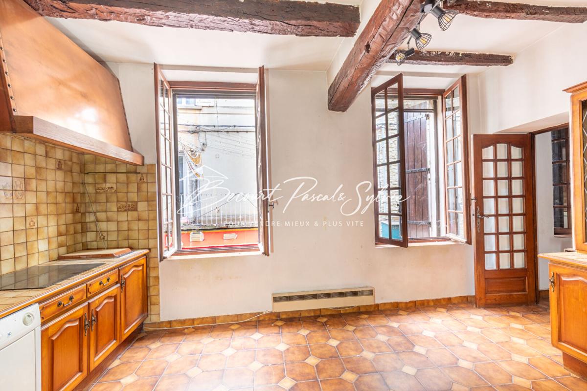 APT Immeuble de rapport  de 313 m2 avec commerce à Apt (84) 5
