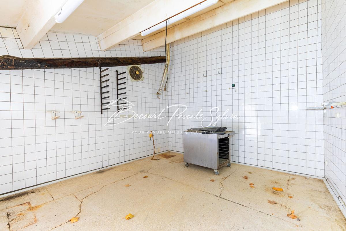 APT Immeuble de rapport  de 313 m2 avec commerce à Apt (84) 9