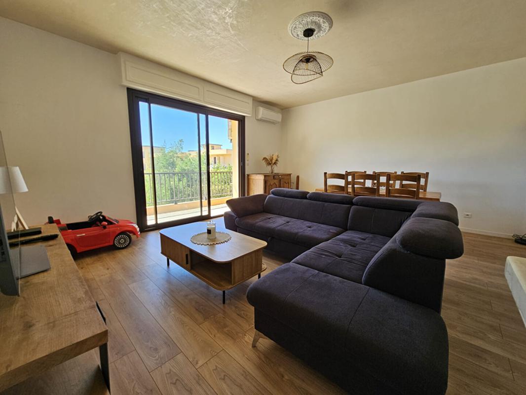 PROPRIANO Propriano centre, Appartement  4 pièce(s) 105.58 m2 balcon 30 m2, parking, petite vue mer 12