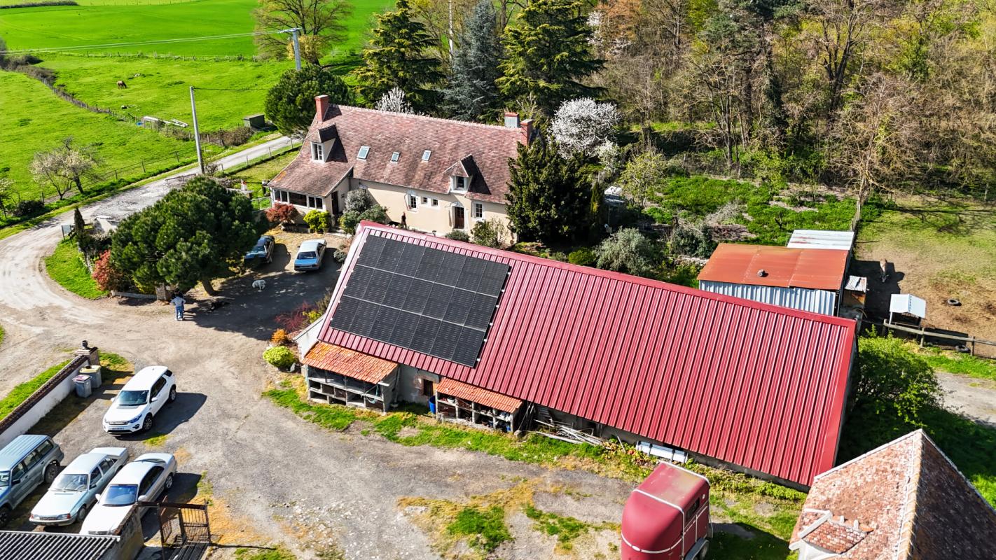 FAVERDINES Domaine agricole & équestre de 15 hectares À proximité de Saint-Amand-Montrond 16