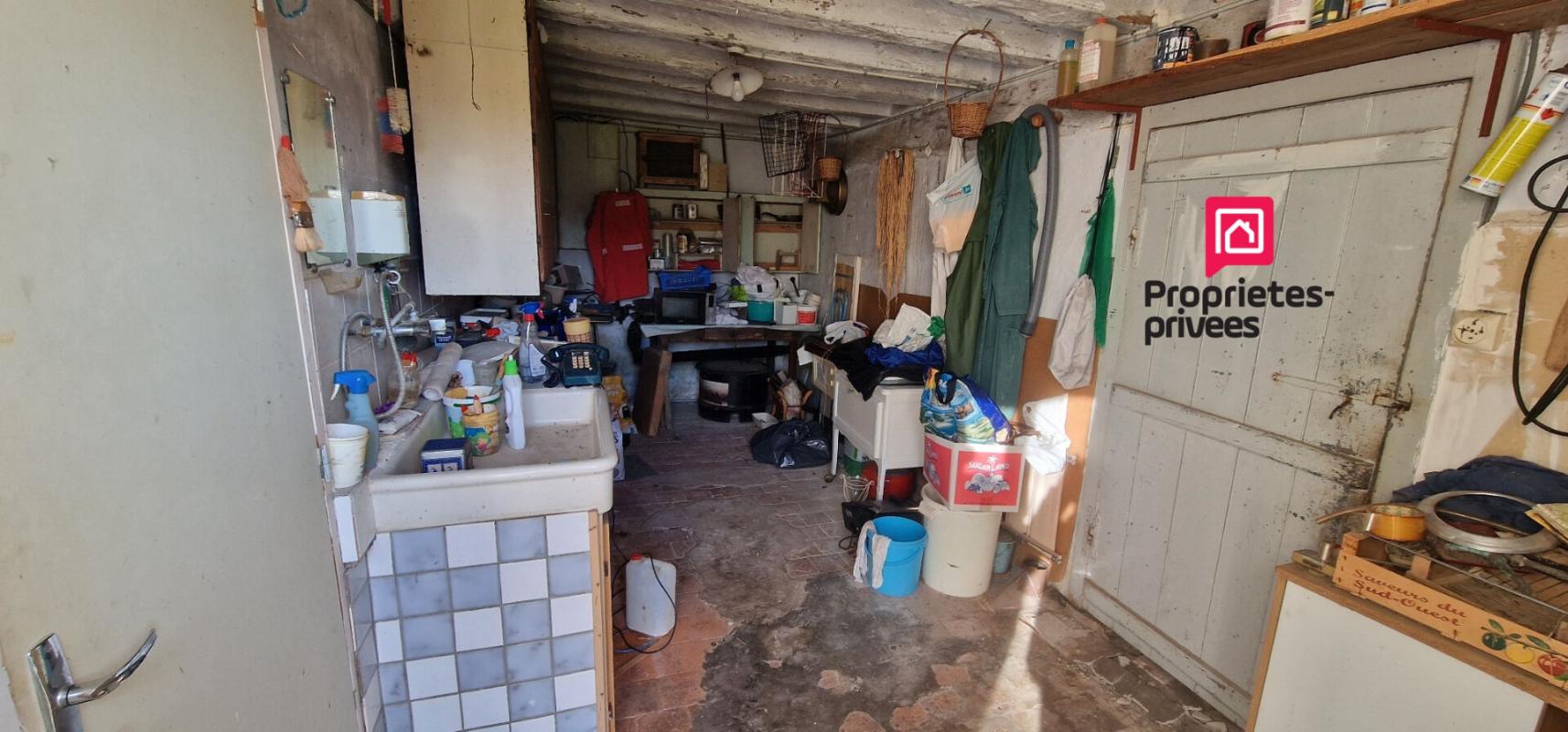 CHATEAUVIEUX Longère de plain-pied - 124 m² - 5 pièces dont 2/3 chambres - dépendances 12