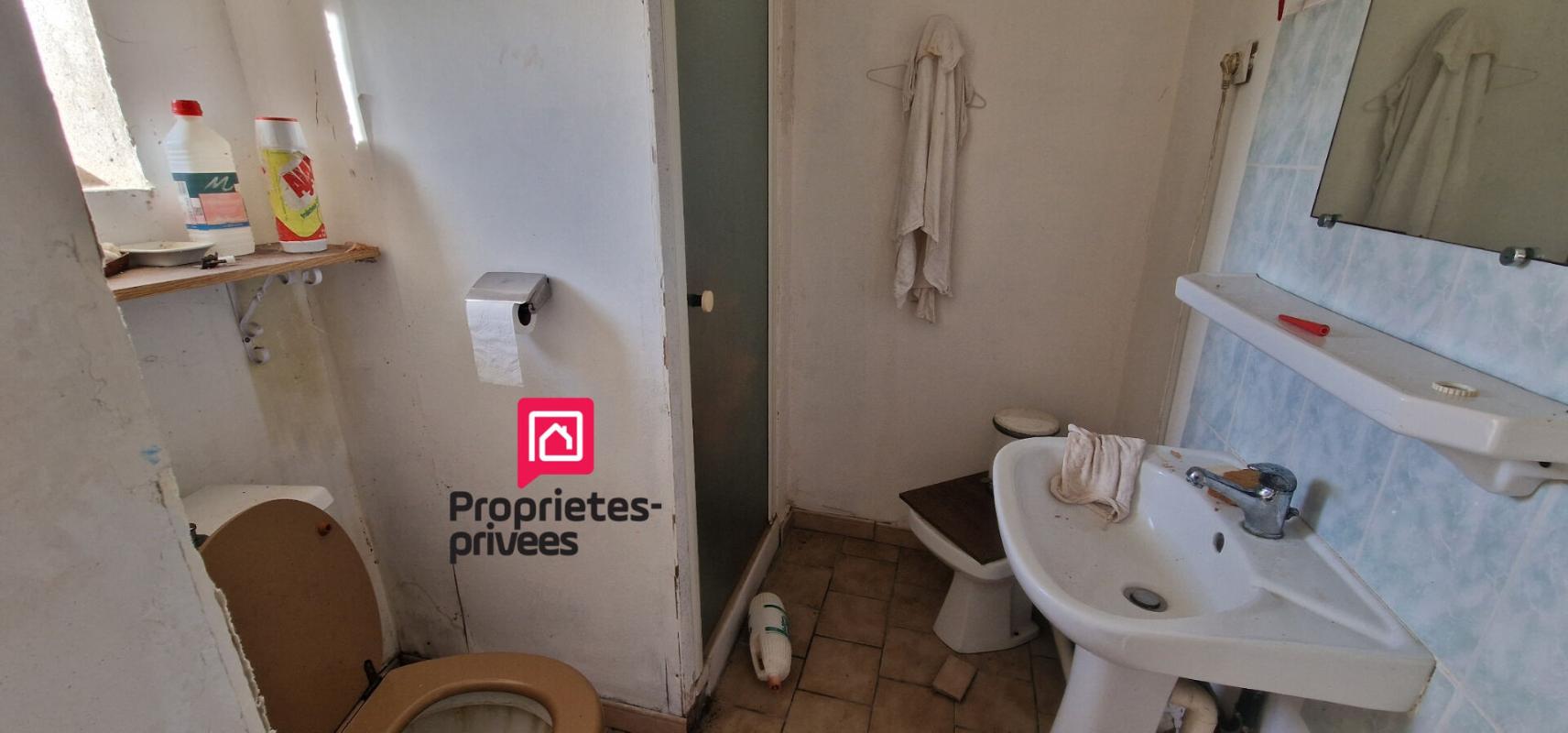 CHATEAUVIEUX Longère de plain-pied - 124 m² - 5 pièces dont 2/3 chambres - dépendances 13