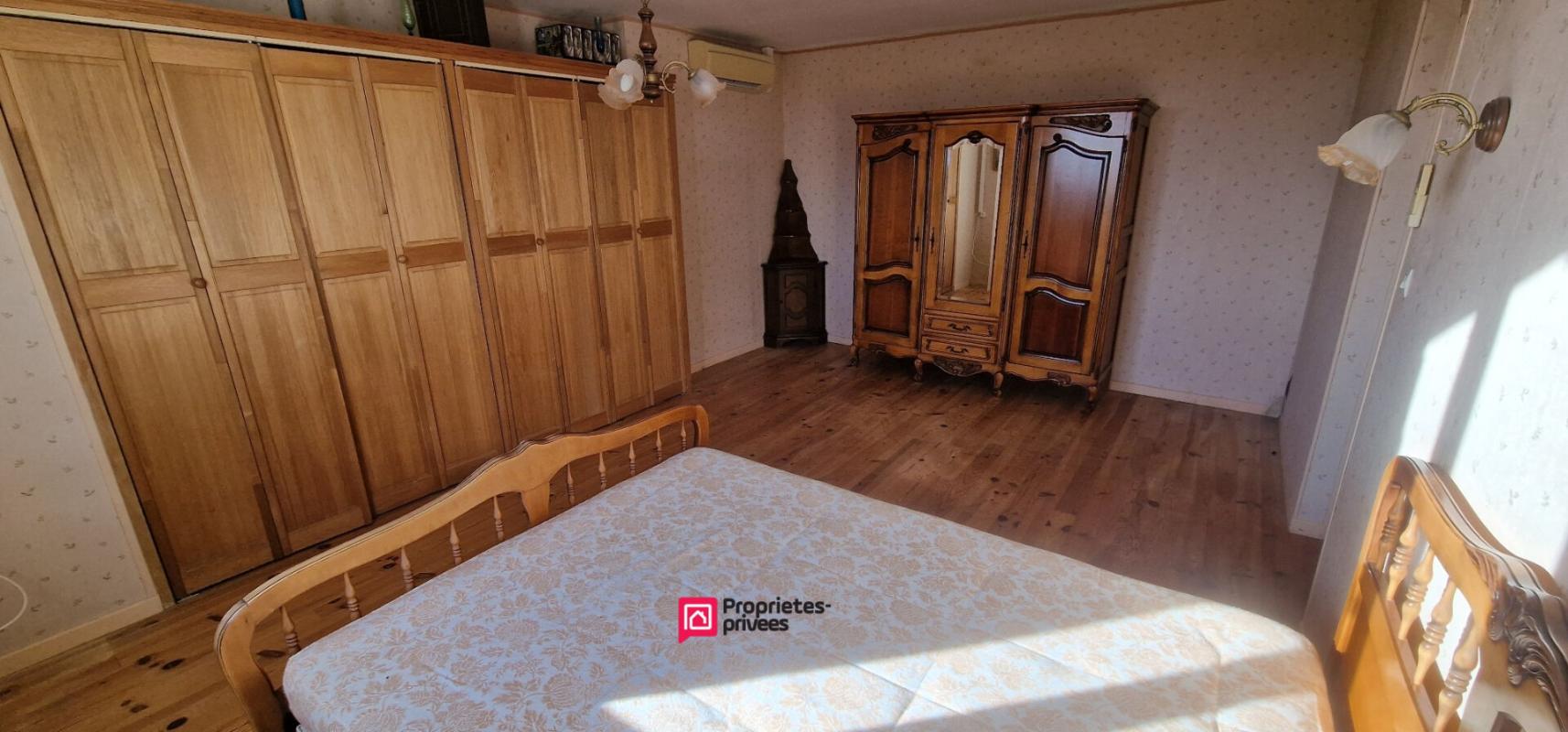 CHATEAUVIEUX Longère de plain-pied - 124 m² - 5 pièces dont 2/3 chambres - dépendances 4