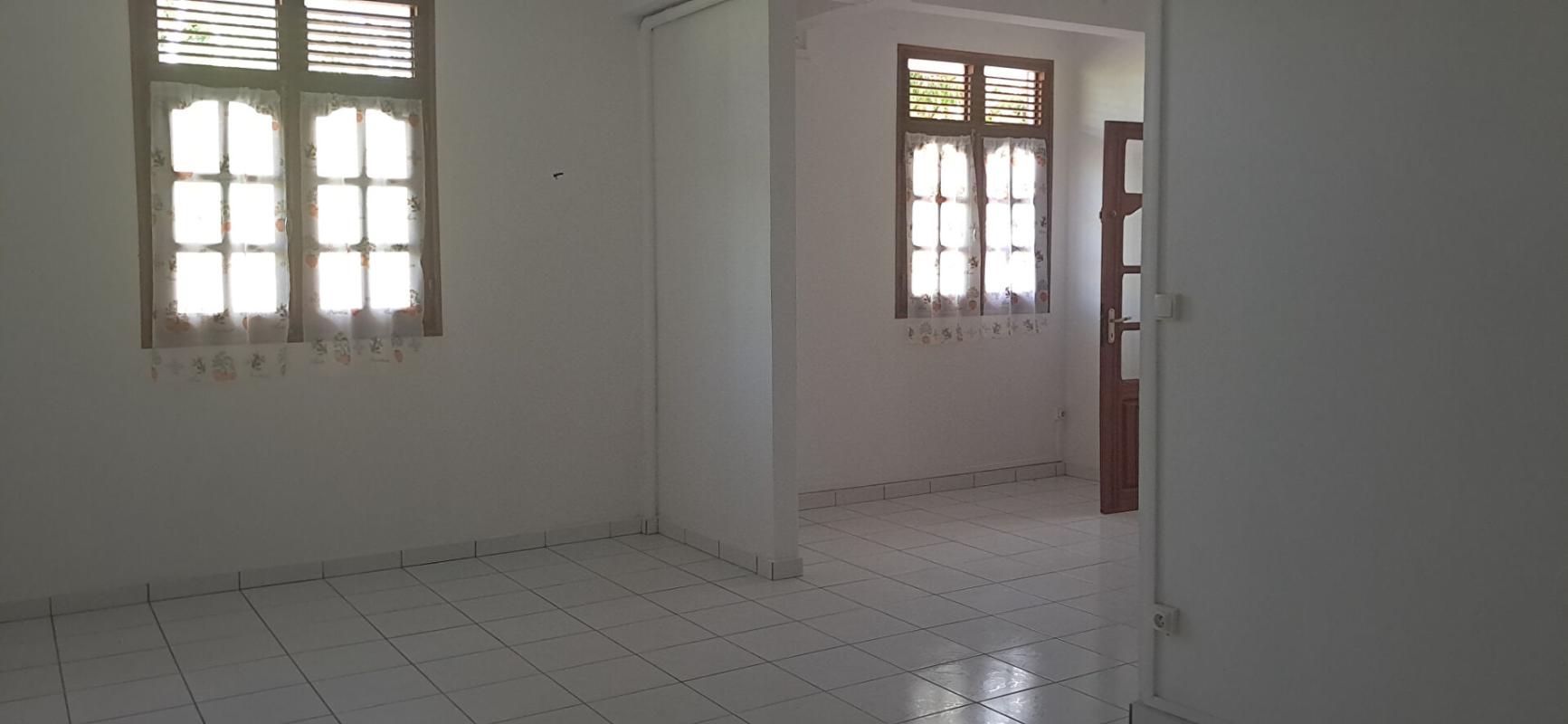 GRAND-BOURG À Vendre  - Maison familiale de caractère à Grand-Bourg, Marie-Galante (97112) 12