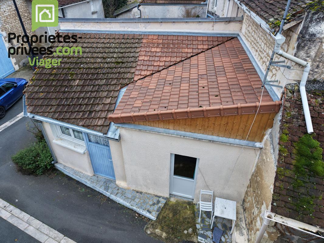 ANTOGNY-LE-TILLAC Maison de pays Antogny Le Tillac.Vente à termes libre 18