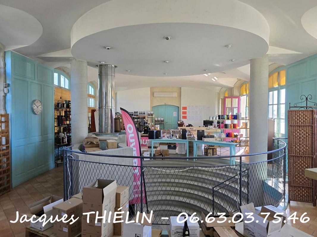 LONGUE-JUMELLES Immeuble Longue Jumelles 1 pièce(s) 150 m2 5