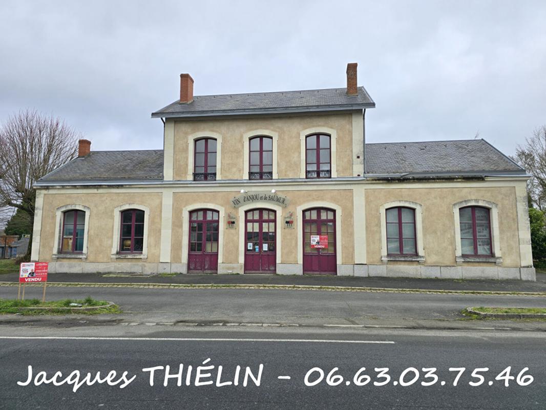 LONGUE-JUMELLES Immeuble Longue Jumelles 1 pièce(s) 150 m2 7