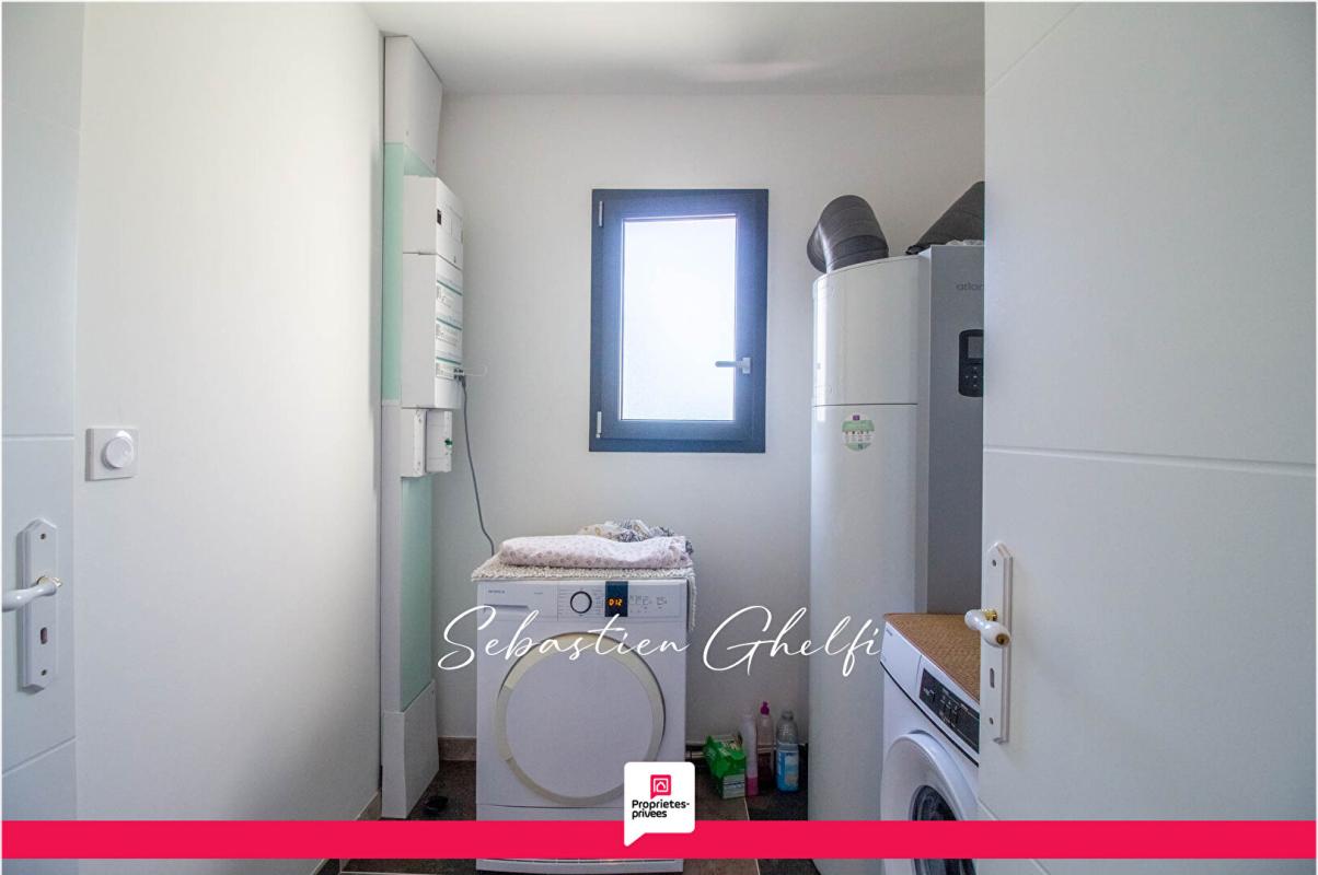 CONTRES belle maison de plain-pied à pieds des commerces-3 chambres- garage 13