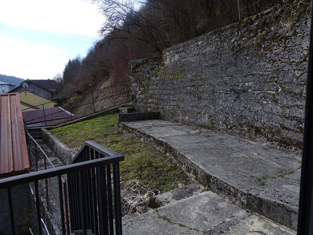 MOIRANS-EN-MONTAGNE Appartement rénové avec 3 chambres de 117 m² habitable à Moirans-en-Montagne 6