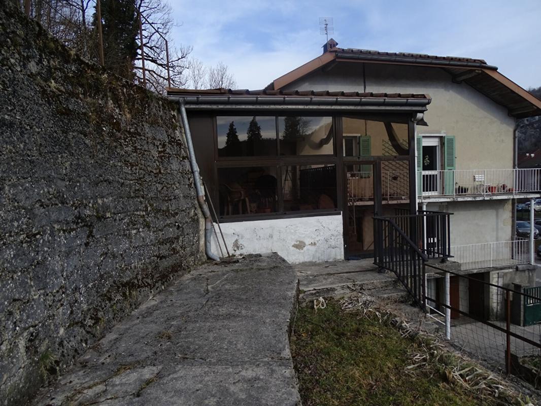 MOIRANS-EN-MONTAGNE Appartement rénové avec 3 chambres de 117 m² habitable à Moirans-en-Montagne 9