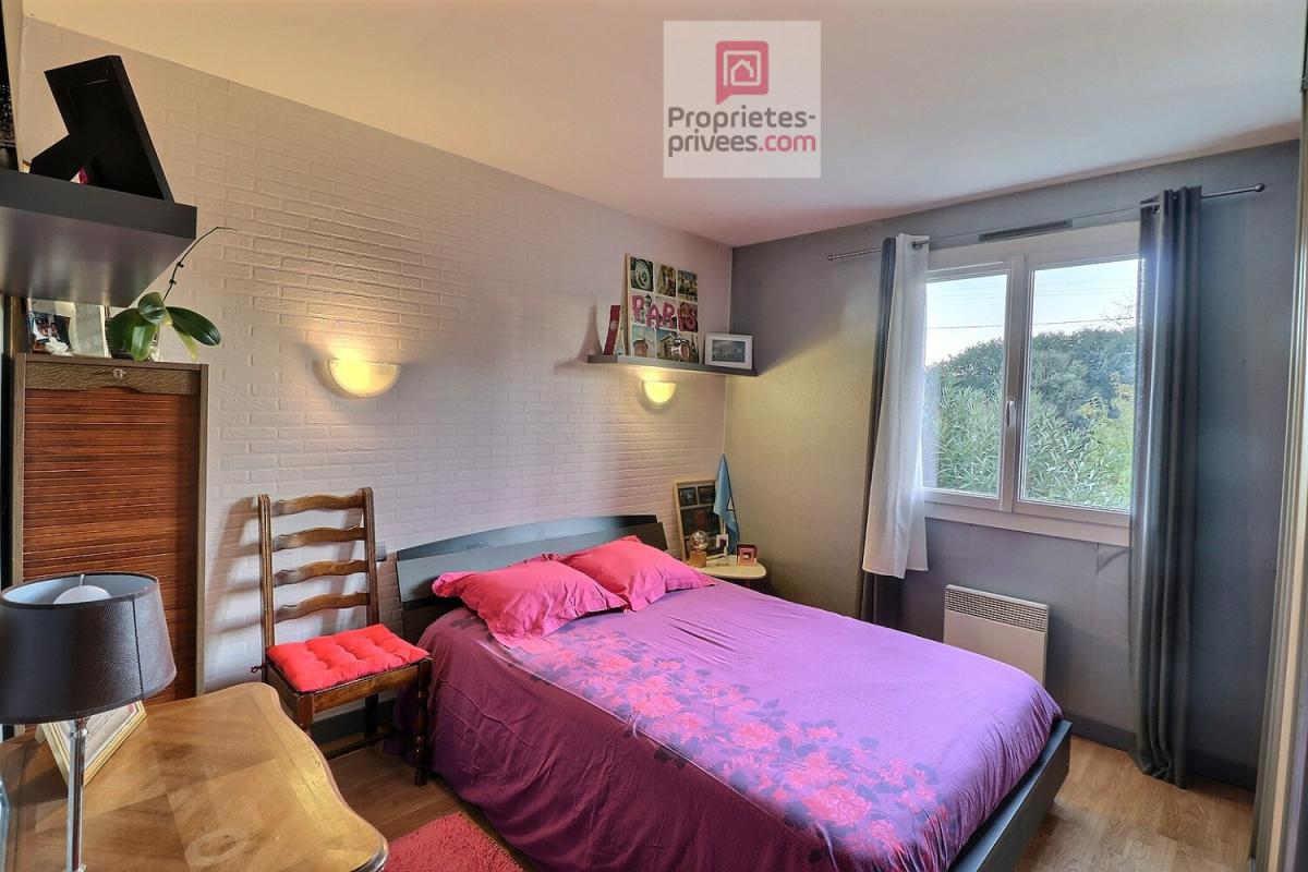 TONNAY-BOUTONNE Maison Tonnay Boutonne 5 pièces 100 m2  avec garage attenant sur une très grande parcelle de terrain 11