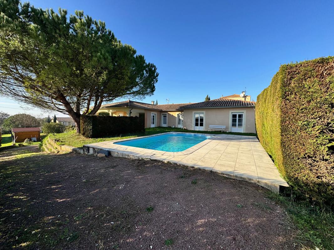 PLASSAC Maison Plassac 4 pièce(s) 235 m2 3