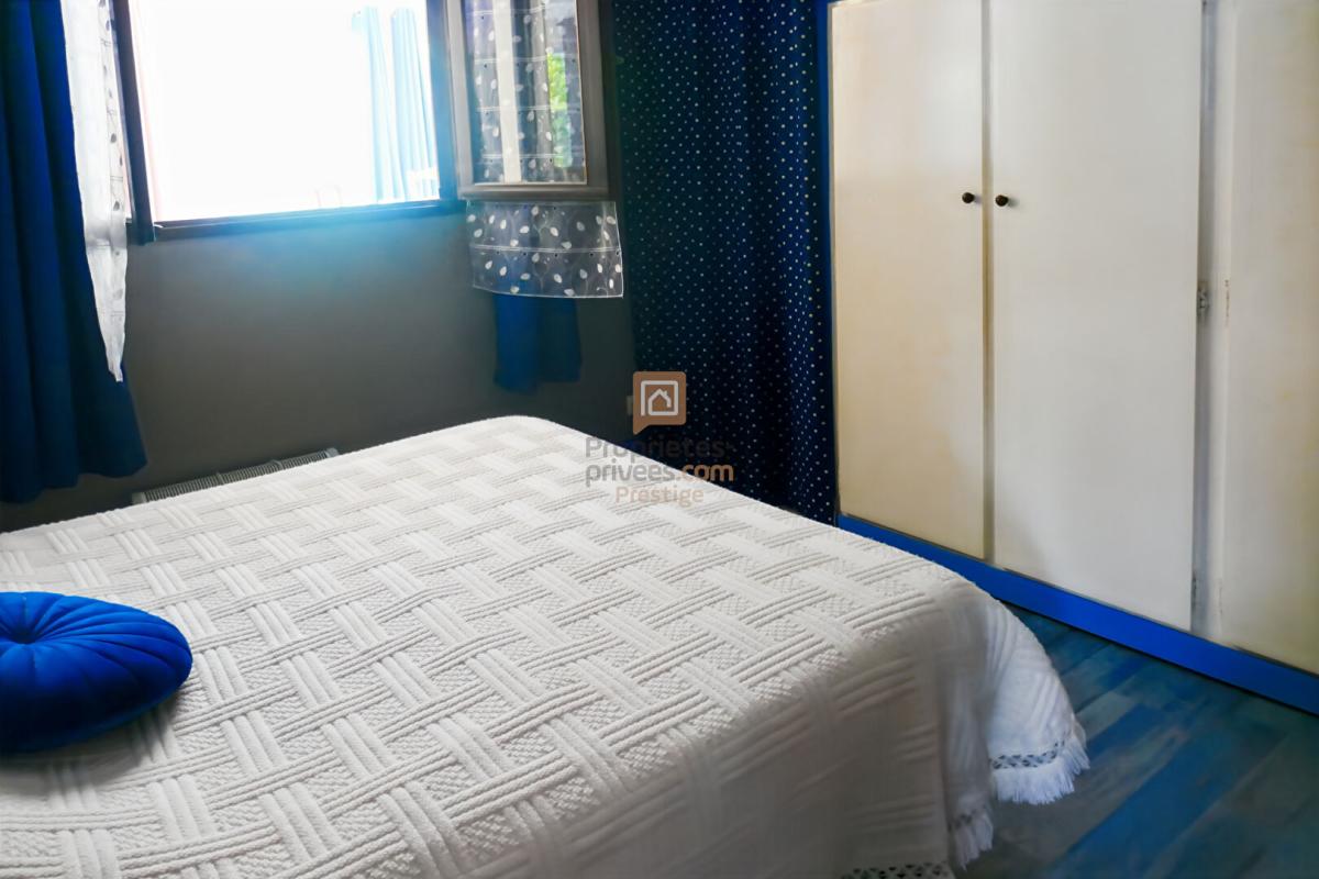 PESSAC Pessac Maison de plain-pied avec une belle parcelle fort potentiel avec deux garages  et une dépendance 10