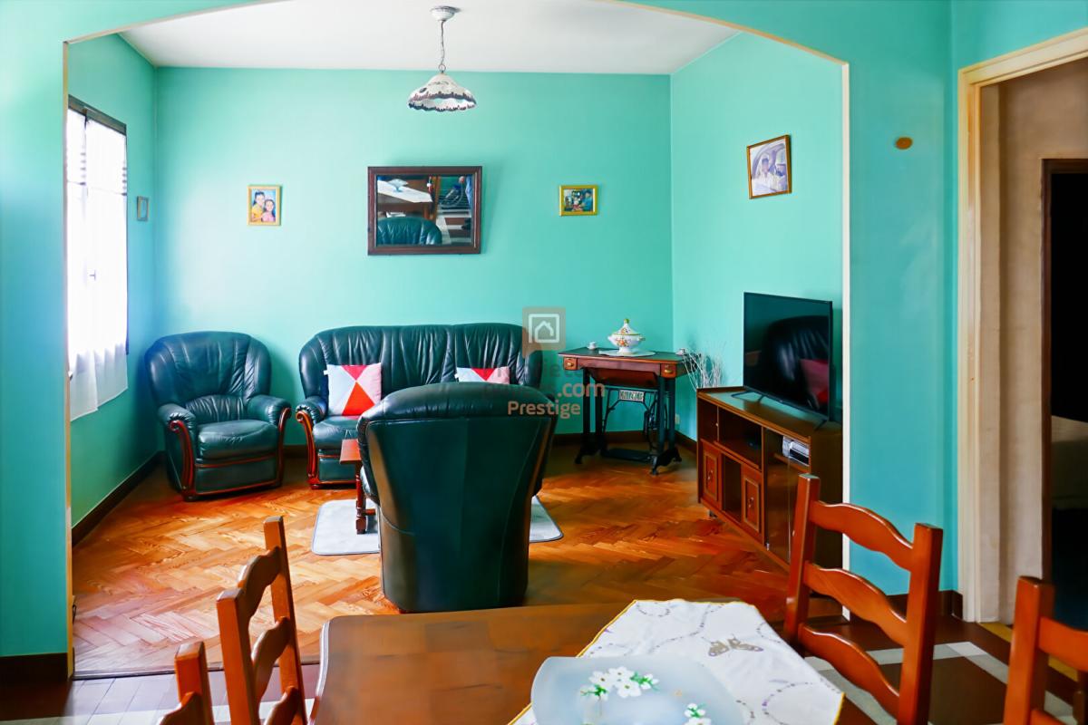 PESSAC Pessac Maison de plain-pied avec une belle parcelle fort potentiel avec deux garages  et une dépendance 2