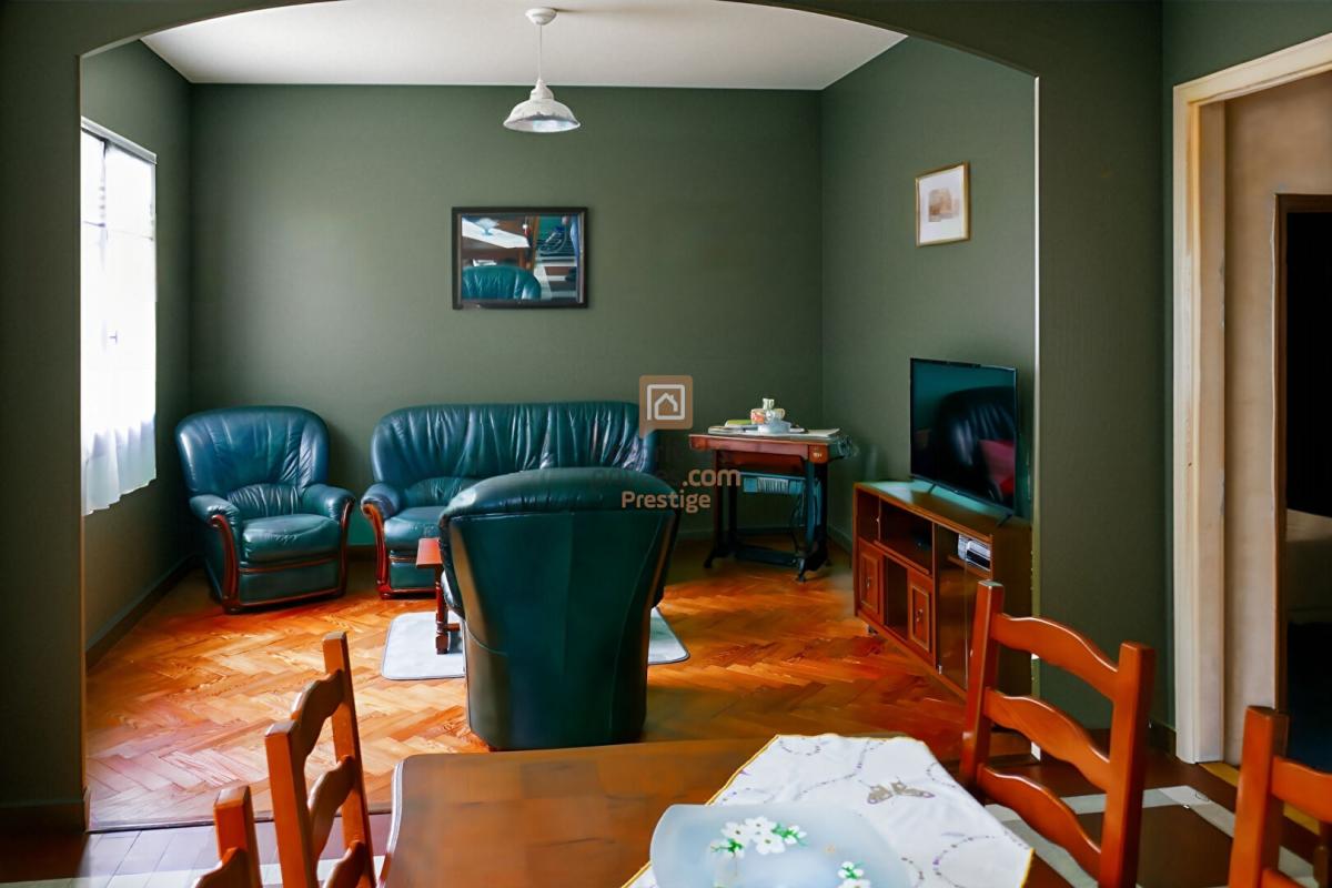 PESSAC Pessac Maison de plain-pied avec une belle parcelle fort potentiel avec deux garages  et une dépendance 3