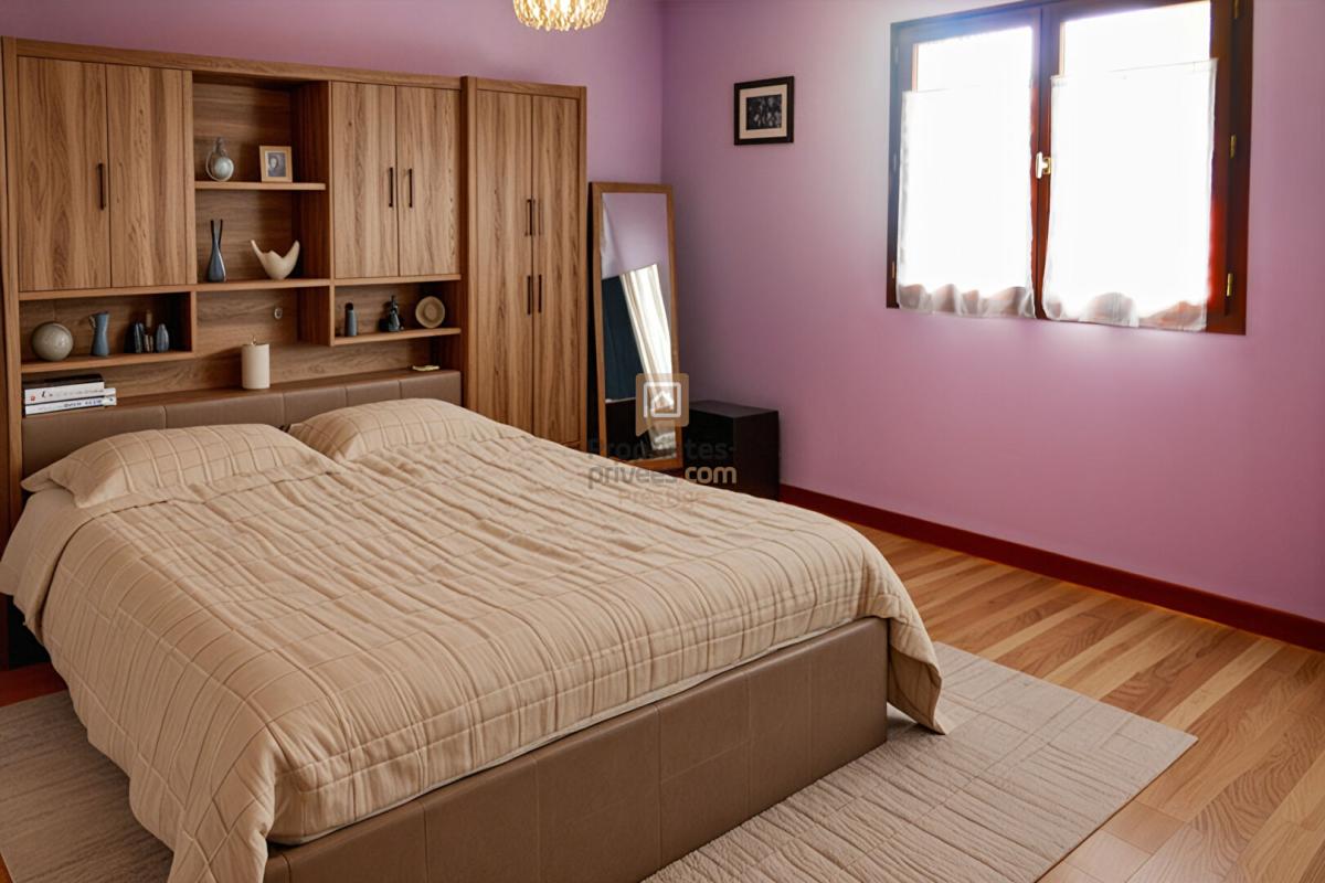 PESSAC Pessac Maison de plain-pied avec une belle parcelle fort potentiel avec deux garages  et une dépendance 9