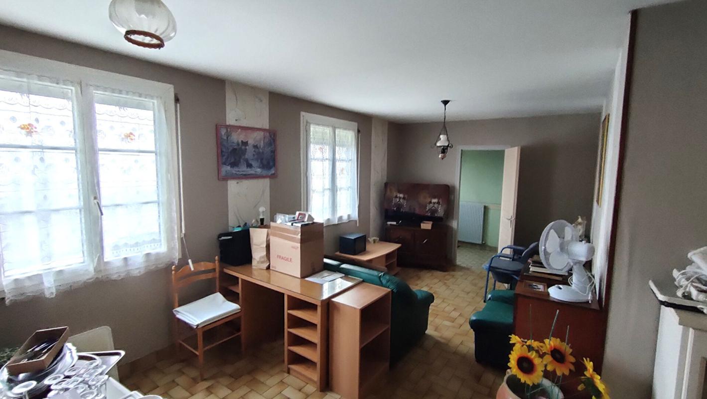 SAINT-MALO-DU-BOIS Maison Saint Malo du Bois 5 pièces 91 m2 2