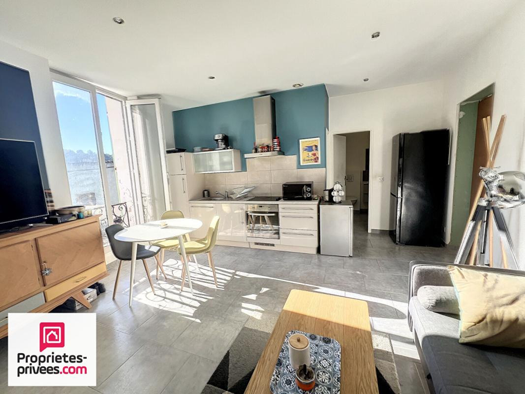 RIANS RIANS Appartement T2 loué refait à neuf Plein sud 11