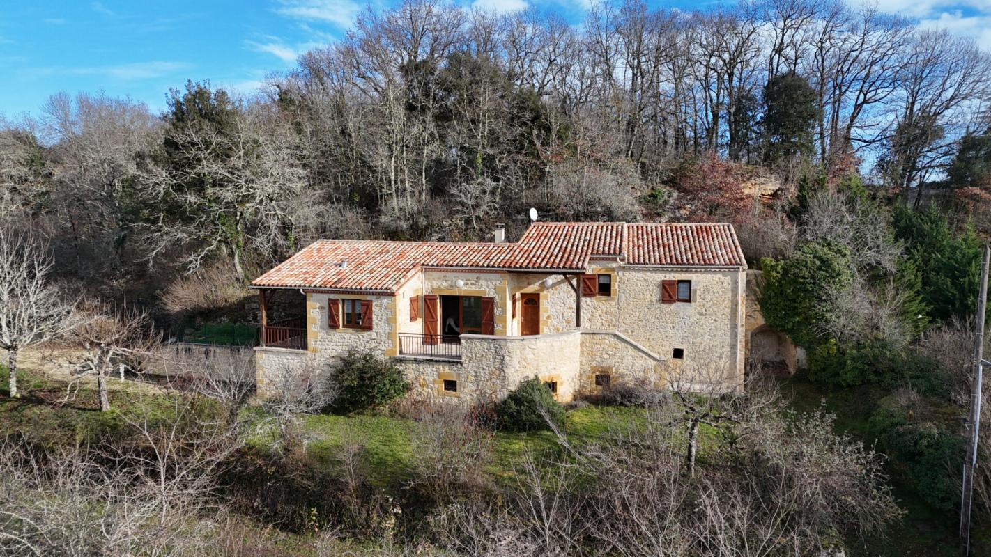 BIRON Maison en pierre avec belle vue 16