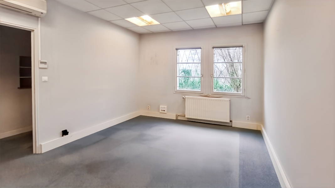 SAINT-BENOIT-DU-SAULT Maison  9 pièce(s) 260 m2 10