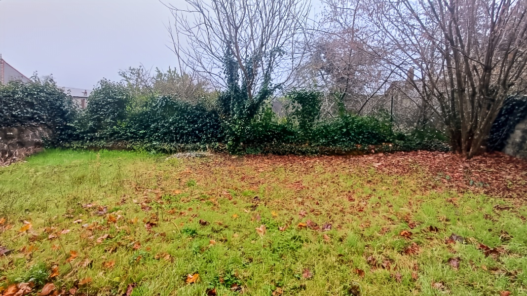 SAINT-BENOIT-DU-SAULT Maison  9 pièce(s) 260 m2 13