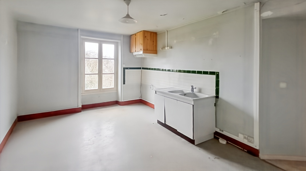 SAINT-BENOIT-DU-SAULT Maison  9 pièce(s) 260 m2 5