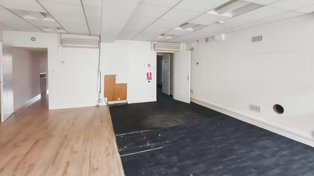 SAINT-BENOIT-DU-SAULT Maison  9 pièce(s) 260 m2 9