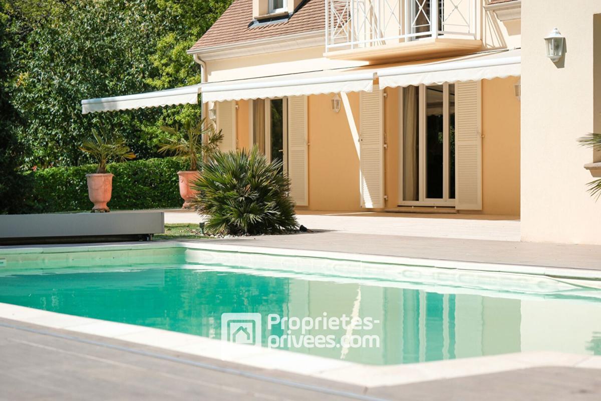 JANVRY PROPRIETE AVEC TENNIS ET PISCINE EN BORDURE DE GOLF 15