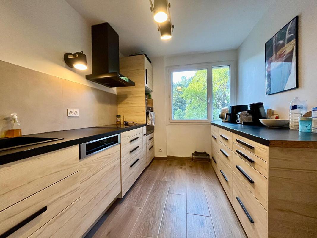 MONTPELLIER Appartement 98 m2 Estanove + Parking + Garage + Cave 12