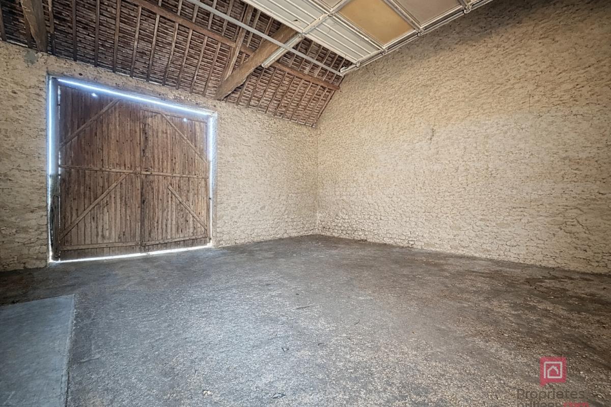 BONNETABLE Proche Bonnetable, longère de 225 m2 dans bel environnement 17