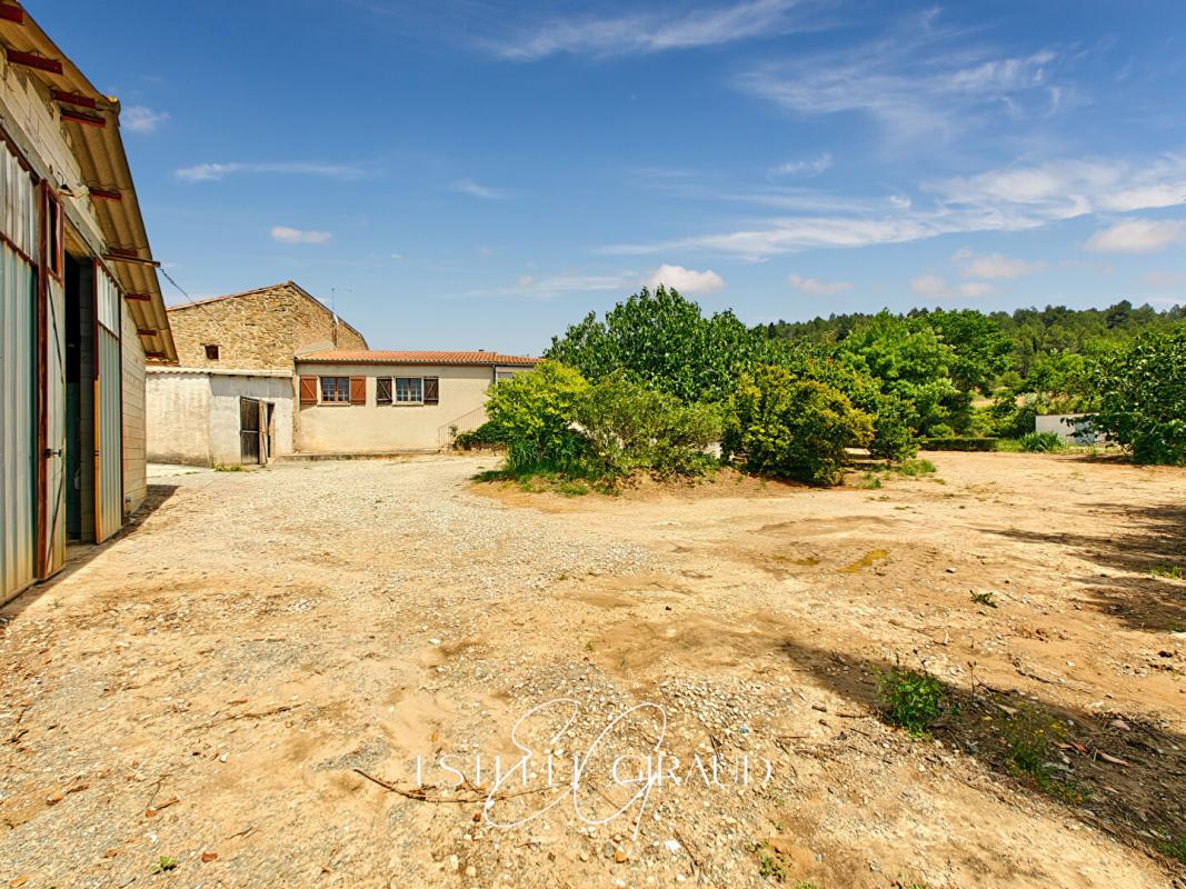 FELINES-MINERVOIS Ancien domaine Viticole, Maison avec terrasse, Grande parcelle, 3 Garages, Hangar, Remise 12