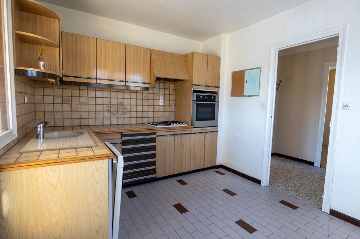 VIOLAY Villa sur terrain possédant 2 grands ateliers 9