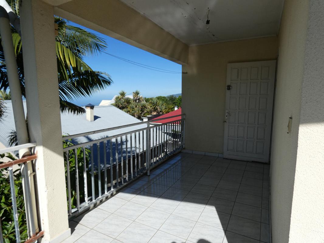 LE TAMPON 97430 Le Tampon 14ème grande maison en 2 lots env 165m² dont 1 libre, sur 358m² terrain 3