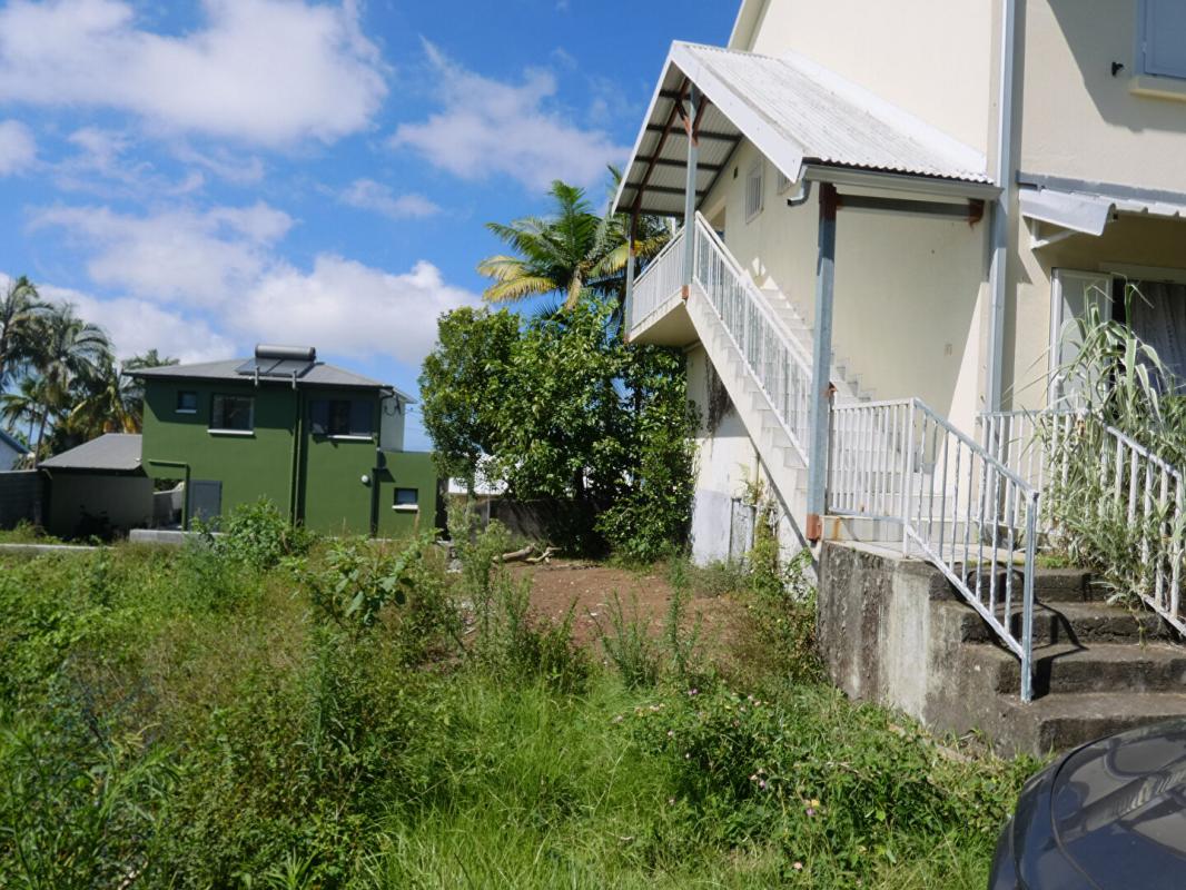 LE TAMPON 97430 Le Tampon 14ème grande maison en 2 lots env 165m² dont 1 libre, sur 358m² terrain 7