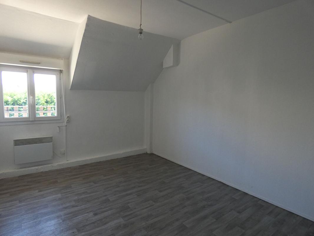 IVRY-LA-BATAILLE Immeuble  16 pièce(s) 460 m2 10