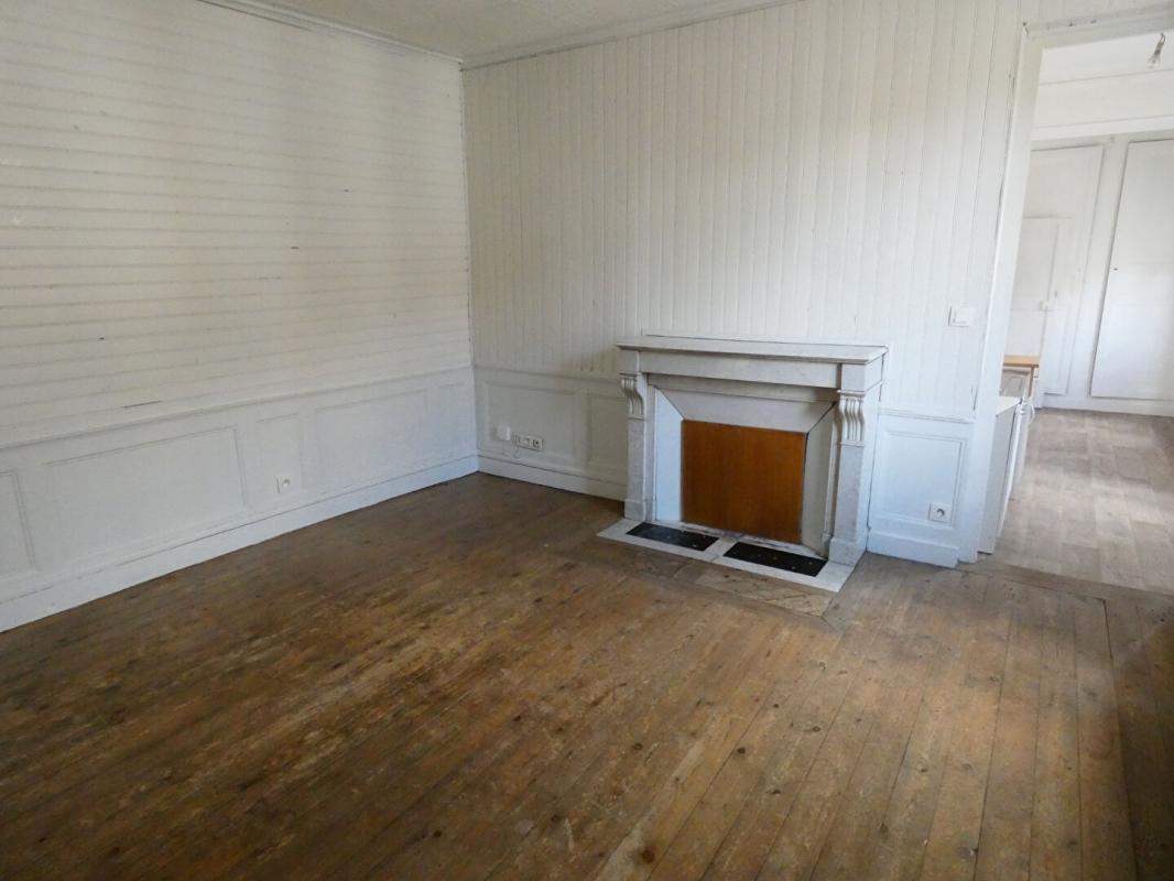 IVRY-LA-BATAILLE Immeuble  16 pièce(s) 460 m2 7